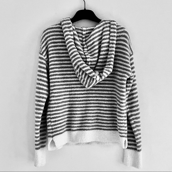 Striped Sweatsuits Lounge Set - Picture 6 of 14